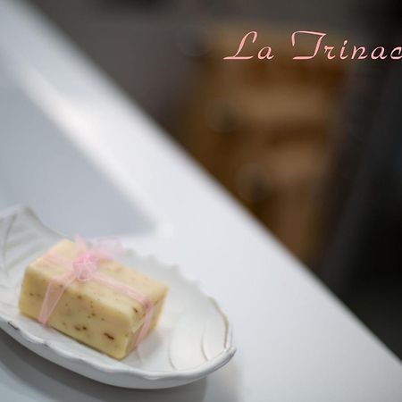 泰拉西尼La Trinacria住宿加早餐旅馆 外观 照片